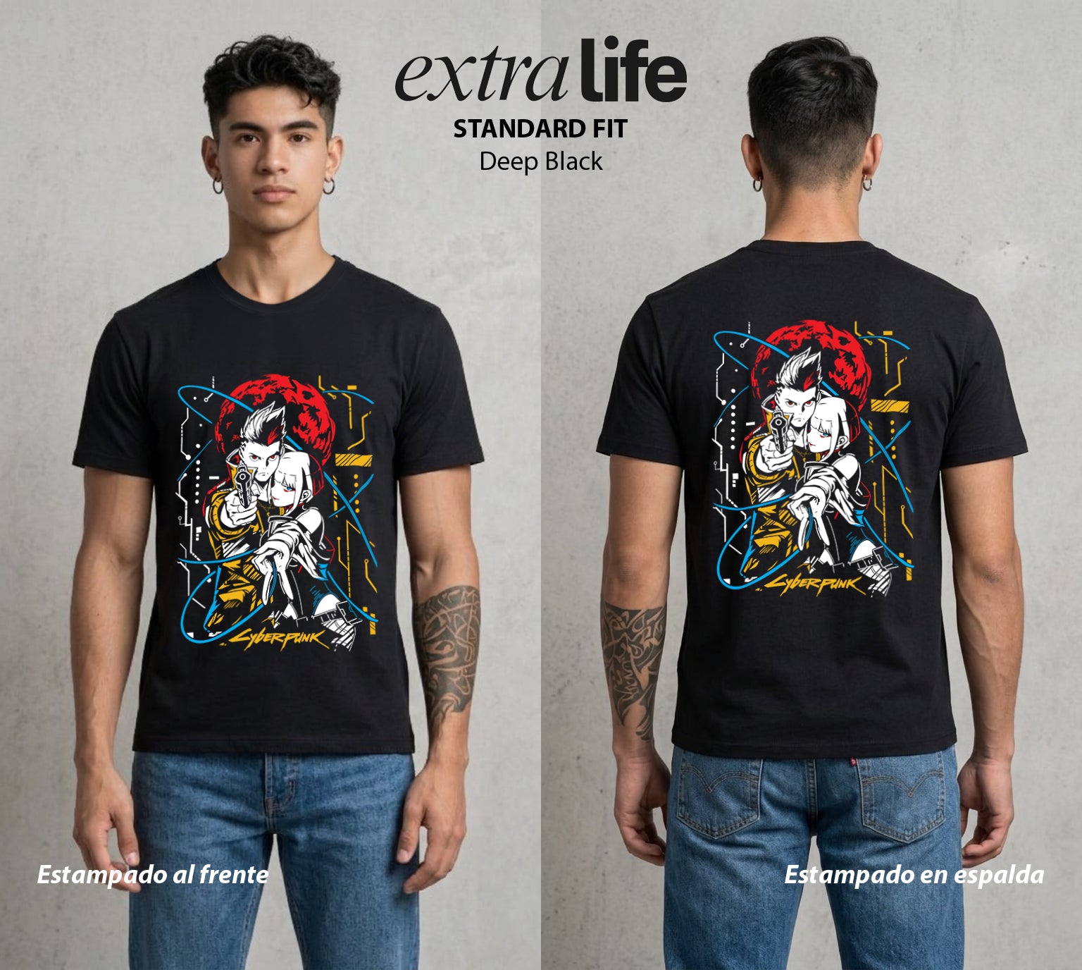 Los Corredores del Filo | La Luna y los Cables #00542 - Playera Standard Fit | Deep Black - Foto en modelo