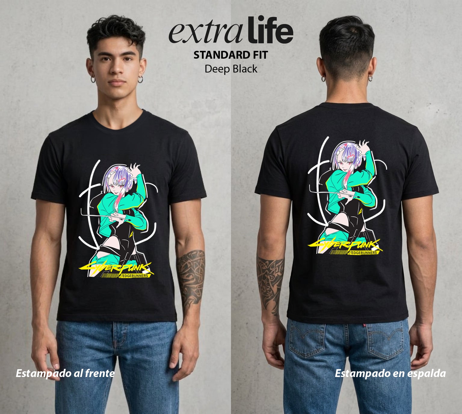 Los Corredores del Filo | La Chica del Salon #00545 - Playera Standard Fit | Deep Black - Foto en modelo