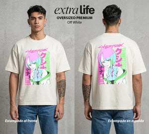 Los Corredores del Filo | La Luna y los Cables #00546 - Playera Oversized Premium | Off White - Foto en modelo