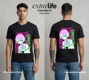 Los Corredores del Filo | La Luna y los Cables #00546 - Playera Standard Fit | Deep Black - Foto en modelo
