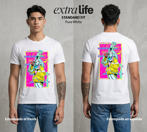 Los Corredores del Filo | La Pequena Letal #00549 - Playera Standard Fit | Pure White - Foto en modelo