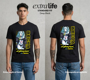 Los Corredores del Filo | La Energia del Grupo #00550 - Playera Standard Fit | Deep Black - Foto en modelo