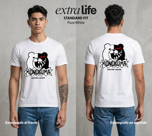 El Juicio Final Escolar | El Osito del Caos #00606 - Playera Standard Fit | Pure White - Foto en modelo