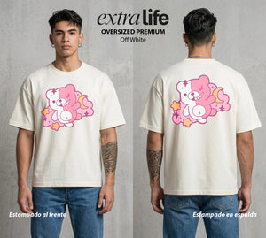 El Juicio Final Escolar | El Osito de la Desesperanza #00611 - Playera Oversized Premium | Off White - Foto en modelo
