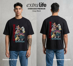 La Noche de los Acechadores | Darkstalkers Hsien Ko #00619 - Playera Oversized Premium | Deep Black - Foto en modelo