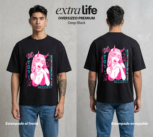 Los Pilotos del Meca | La Piloto del Klaxosaur #00626 - Playera Oversized Premium | Deep Black - Foto en modelo