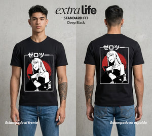 Los Pilotos del Meca | La Sangre Rosa del Poder #00627 - Playera Standard Fit | Deep Black - Foto en modelo