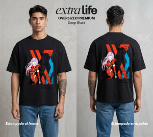 Los Pilotos del Meca | El Numero Dos #00629 - Playera Oversized Premium | Deep Black - Foto en modelo