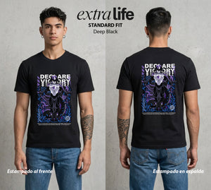El Poder de las Esferas | El Tirano del Cosmos #00679 - Playera Standard Fit | Deep Black - Foto en modelo