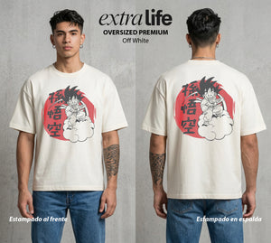 El Poder de las Esferas | Guerrero de las Estrellas #00708 - Playera Oversized Premium | Off White - Foto en modelo