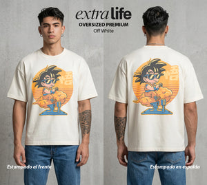 El Poder de las Esferas | Guerrero de las Estrellas #00781 - Playera Oversized Premium | Off White - Foto en modelo