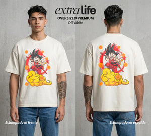 El Poder de las Esferas | El Saiyajin del Bien #00785 - Playera Oversized Premium | Off White - Foto en modelo