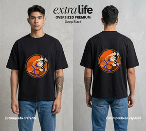 El Poder de las Esferas | El Mini Guerrero #00819 - Playera Oversized Premium | Deep Black - Foto en modelo