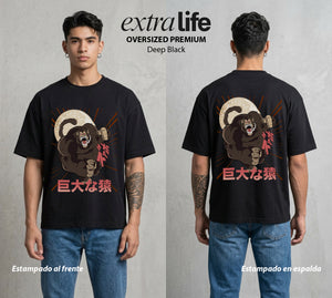El Poder de las Esferas | El Gran Mono Saiyajin #00857 - Playera Oversized Premium | Deep Black - Foto en modelo