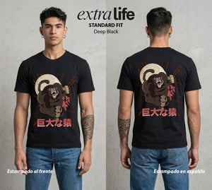 El Poder de las Esferas | El Gran Mono Saiyajin #00857 - Playera Standard Fit | Deep Black - Foto en modelo