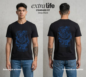 El Poder de las Esferas | La Transformacion Saiyajin #00872 - Playera Standard Fit | Deep Black - Foto en modelo