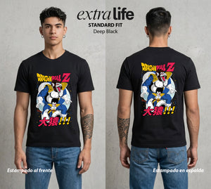 El Poder de las Esferas | Orgullo Saiyajin #00899 - Playera Standard Fit | Deep Black - Foto en modelo