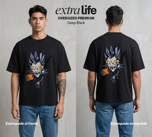 El Cuaderno del Juicio | El Shinigami Curioso #00942 - Playera Oversized Premium | Deep Black - Foto en modelo