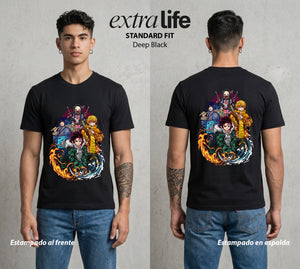 Cazadores de la Noche | Clase 1-A #00968 - Playera Standard Fit | Deep Black - Foto en modelo