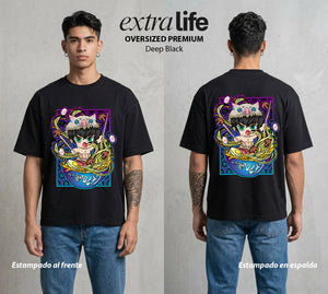Cazadores de la Noche | El Jabalí del Monte con Ramen #00973 - Playera Oversized Premium | Deep Black - Foto en modelo