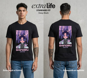 Cazadores de la Noche | Veneno Dulce Chibi #00986 - Playera Standard Fit | Deep Black - Foto en modelo