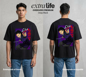 Cazadores de la Noche | La Pistola del Cazador #01008 - Playera Oversized Premium | Deep Black - Foto en modelo