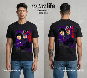 Cazadores de la Noche | La Pistola del Cazador #01008 - Playera Standard Fit | Deep Black - Foto en modelo