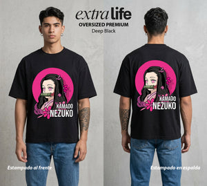 Cazadores de la Noche | La Hermana de Bambu #01065 - Playera Oversized Premium | Deep Black - Foto en modelo