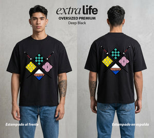Cazadores de la Noche | El Emblema del Cazador #01087 - Playera Oversized Premium | Deep Black - Foto en modelo