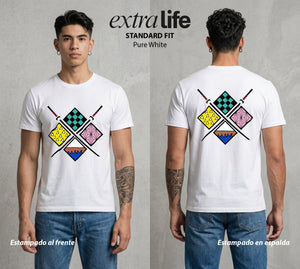 Cazadores de la Noche | El Emblema del Cazador #01087 - Playera Standard Fit | Pure White - Foto en modelo