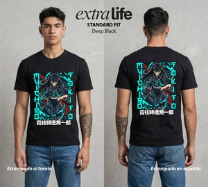 Cazadores de la Noche | El Pilar de la Niebla #01117 - Playera Standard Fit | Deep Black - Foto en modelo