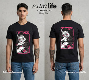 Cazadores de la Noche | Bambu y Amanecer #01141 - Playera Standard Fit | Deep Black - Foto en modelo