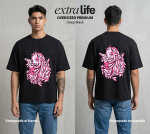 Cazadores de la Noche | La Pequena Demonia #01142 - Playera Oversized Premium | Deep Black - Foto en modelo