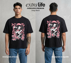 Cazadores de la Noche | La Demonia del Bien #01147 - Playera Oversized Premium | Deep Black - Foto en modelo