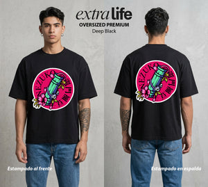 Cazadores de la Noche | La Hermana de Bambu #01154 - Playera Oversized Premium | Deep Black - Foto en modelo