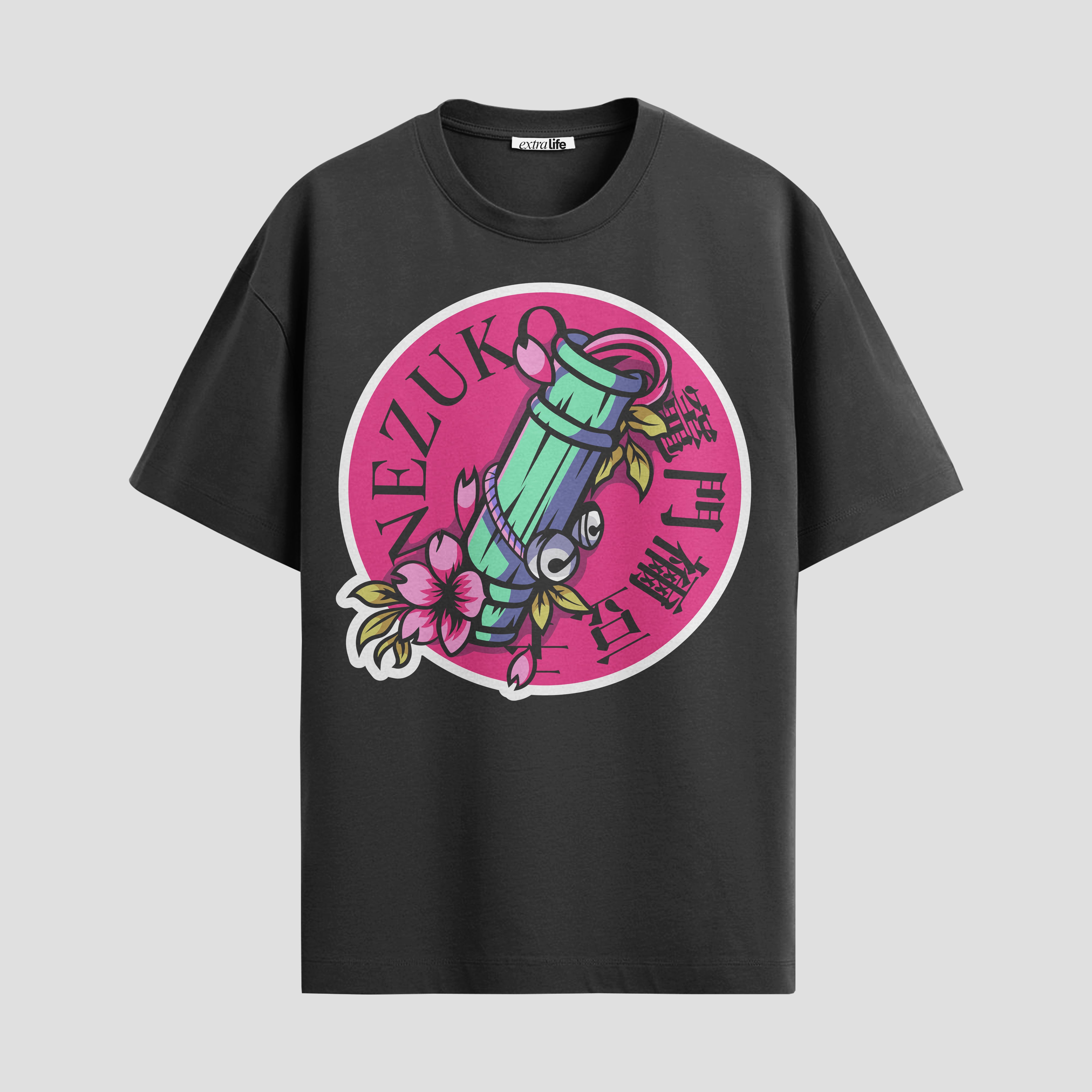 Playera urbana de anime y gaming ExtraLife MX, corte Standard Fit unisex ligero y transpirable en color Deep Black y Pure White, ropa de uso diario para gym y casual.