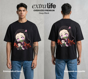Cazadores de la Noche | La Demonia del Bien #01157 - Playera Oversized Premium | Deep Black - Foto en modelo