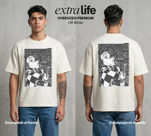 Cazadores de la Noche | El Cazador del Agua #01208 - Playera Oversized Premium | Off White - Foto en modelo