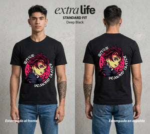 Cazadores de la Noche | El Cazador del Bien #01220 - Playera Standard Fit | Deep Black - Foto en modelo