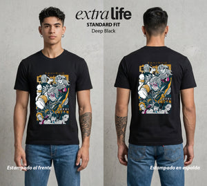 Cazadores de la Noche | El Dios del Entretenimiento #01244 - Playera Standard Fit | Deep Black - Foto en modelo