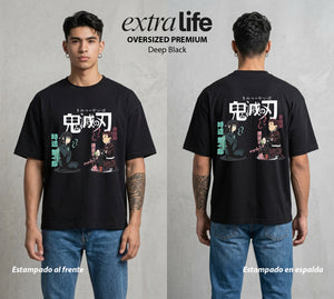 Cazadores de la Noche | El Cazador del Agua #01245 - Playera Oversized Premium | Deep Black - Foto en modelo