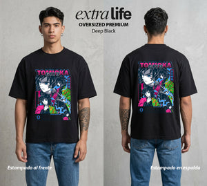 Cazadores de la Noche | Demon Slayer Tomioka #01254 - Playera Oversized Premium | Deep Black - Foto en modelo