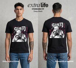 Cazadores de la Noche | El Maestro de la Montaña #01259 - Playera Standard Fit | Deep Black - Foto en modelo