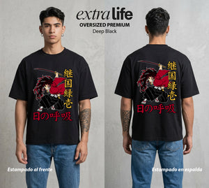 Cazadores de la Noche | El Primer Cazador #01264 - Playera Oversized Premium | Deep Black - Foto en modelo