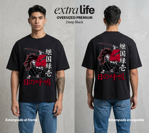 Cazadores de la Noche | La Leyenda Original #01267 - Playera Oversized Premium | Deep Black - Foto en modelo