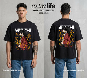 Cazadores de la Noche | El Primer Cazador #01270 - Playera Oversized Premium | Deep Black - Foto en modelo