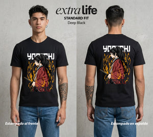 Cazadores de la Noche | El Primer Cazador #01270 - Playera Standard Fit | Deep Black - Foto en modelo