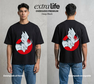 El Demonio Sensible | El Llanto del Demonio #01297 - Playera Oversized Premium | Deep Black - Foto en modelo