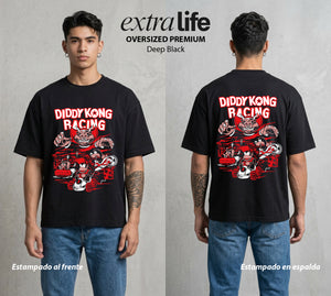 La Jungla del Simio | El Mono al Volante #01299 - Playera Oversized Premium | Deep Black - Foto en modelo