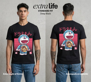 El Bolsillo del Futuro | Doraemon Robot #01338 - Playera Standard Fit | Deep Black - Foto en modelo